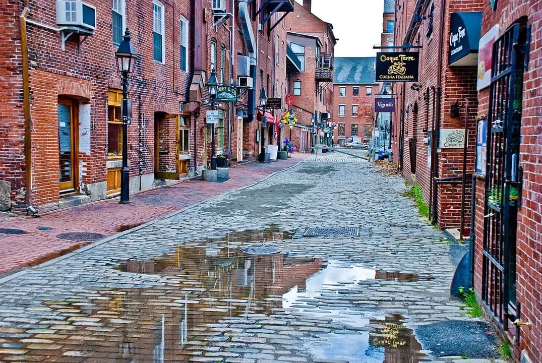 Sourthern Maine cityscape and surrounding landscape